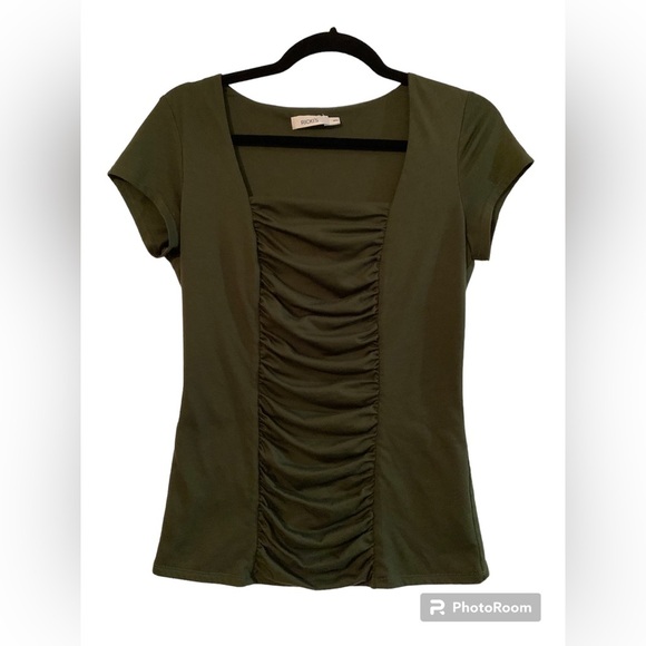Ricki’s size M, dark green, with rushing in the front - Picture 2 of 11